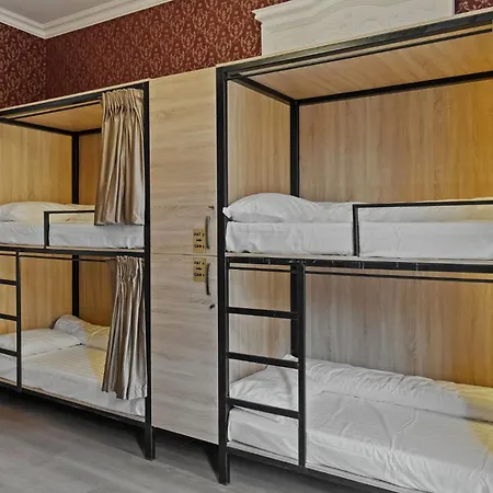 Ramana Garden Hostel - Self-Service Accommodation Bucarest Esterno foto