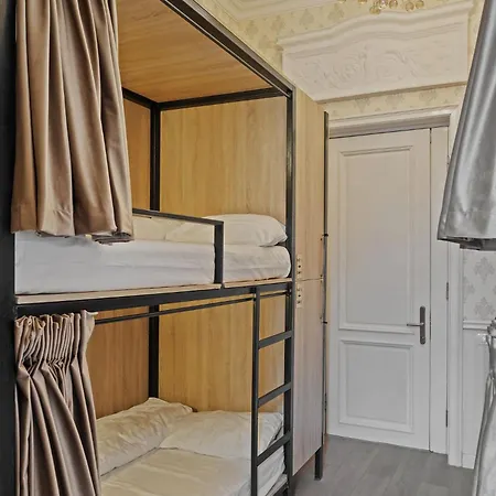 Ramana Garden Hostel - Self-Service Accommodation Bucarest Esterno foto